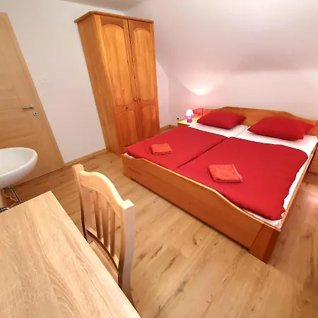 Apartmaji Zupanc Ivanka *