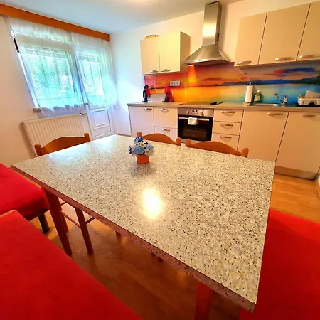 Apartmaji Zupanc Ivanka *