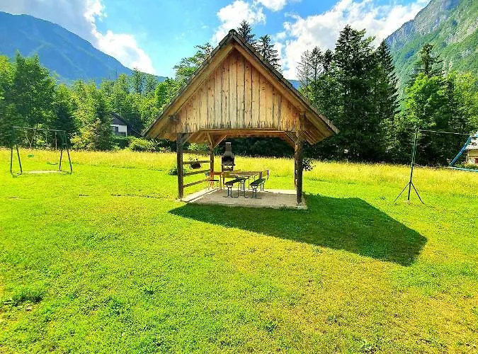 Apartmaji Zupanc Ivanka *